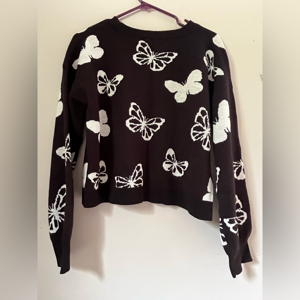 Black and white butterfly cropped sweater